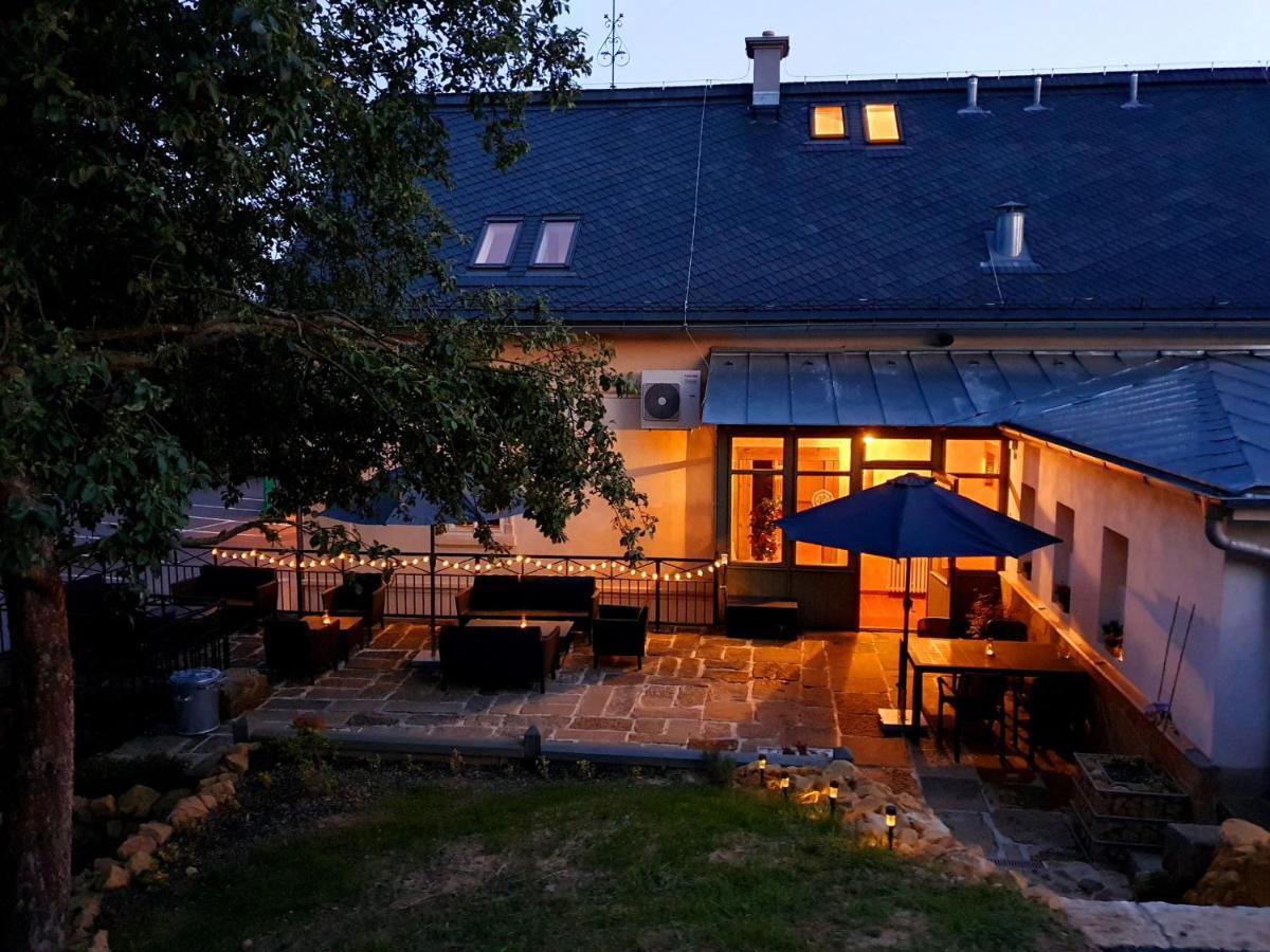 Hotel Kortus Jetrichovice  Bagian luar foto