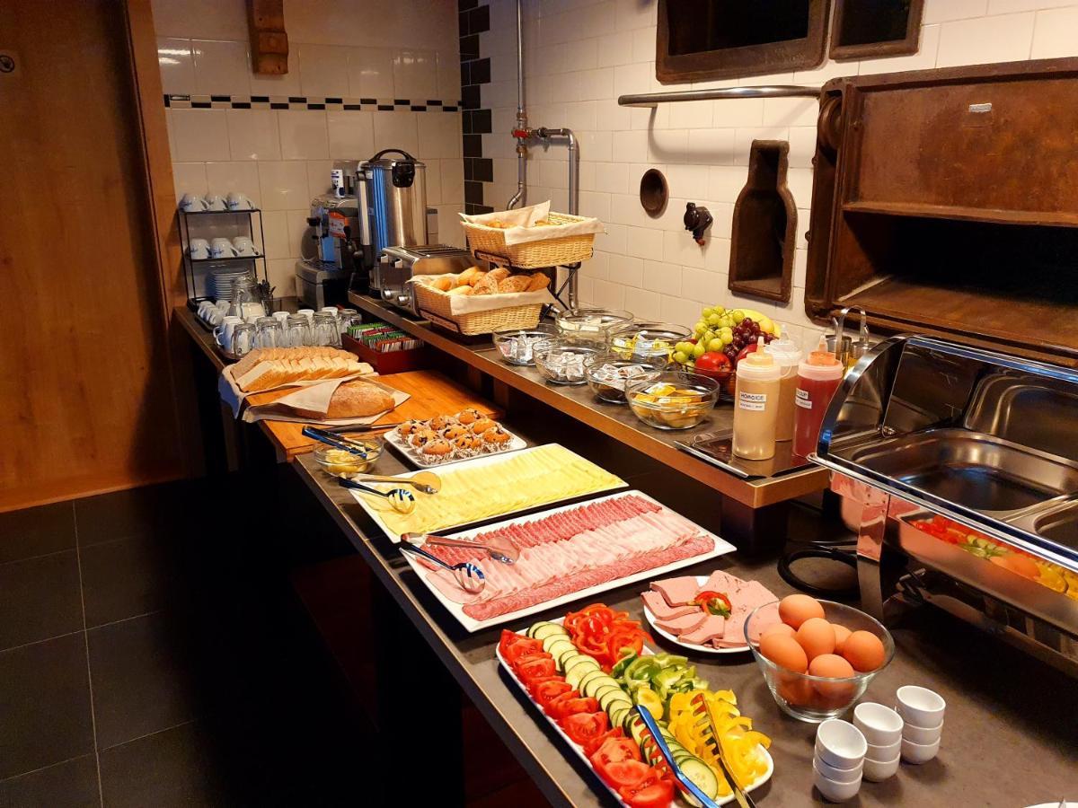 Hotel Kortus Jetrichovice  Bagian luar foto