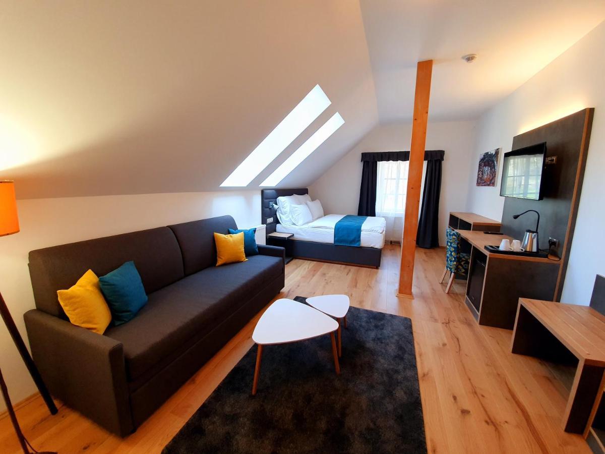 Hotel Kortus Jetrichovice  Bagian luar foto