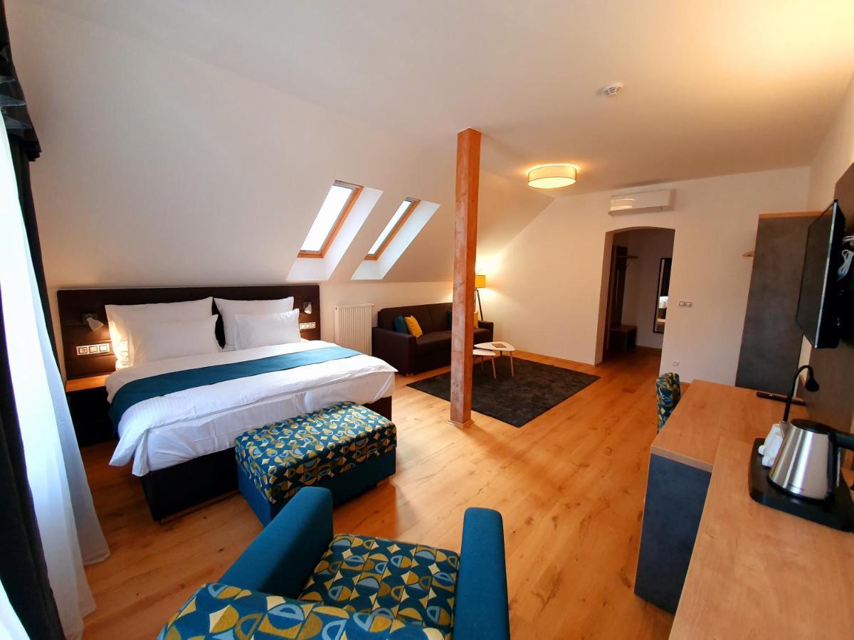 Hotel Kortus Jetrichovice  Bagian luar foto