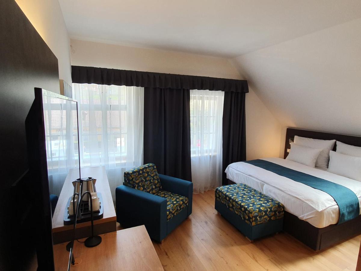 Hotel Kortus Jetrichovice  Bagian luar foto